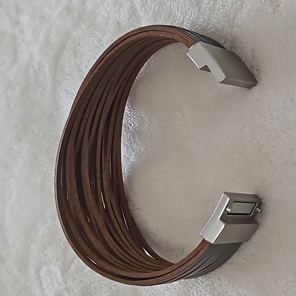 Local boutique bracelet - Picture 4 of 5